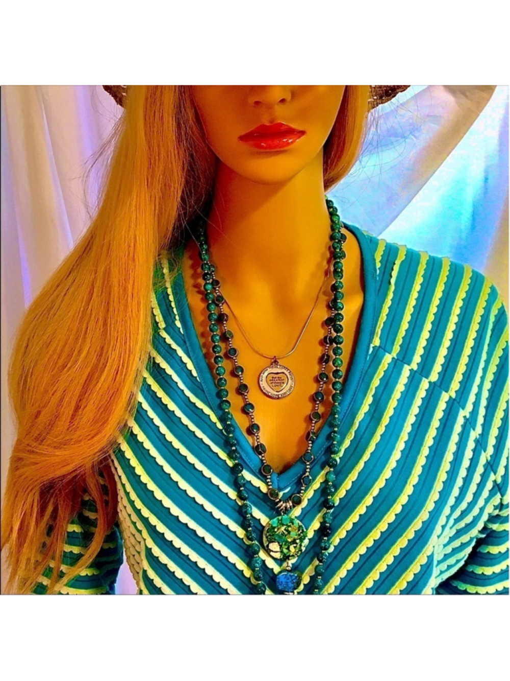 ONQUE CASUAL WOMEN’S TOP LIKE NEW CONDITION